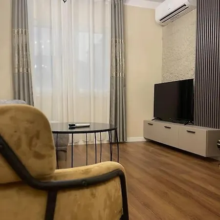 Square Komuna Apartment Tirana