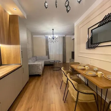 Apartment Square Komuna *