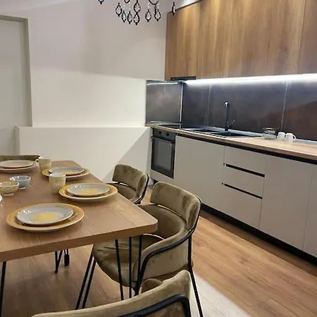 Square Komuna Apartment