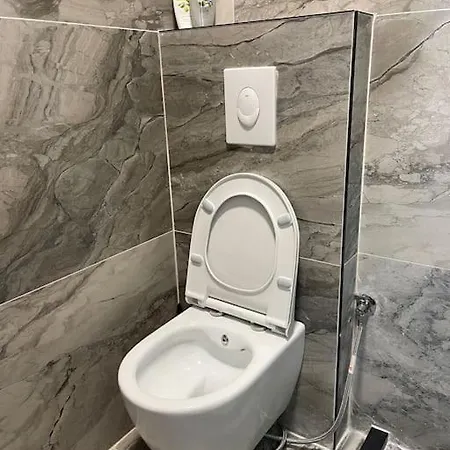 Square Komuna Apartment Tirana