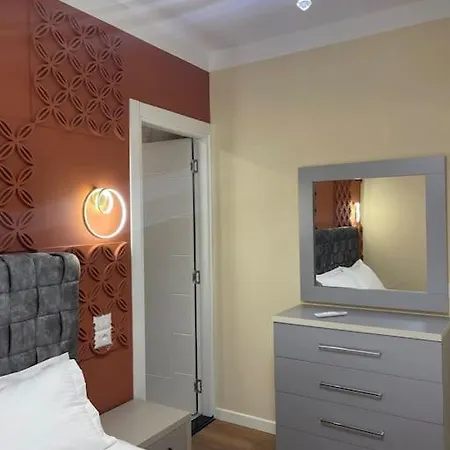 Square Komuna Apartment Tirana
