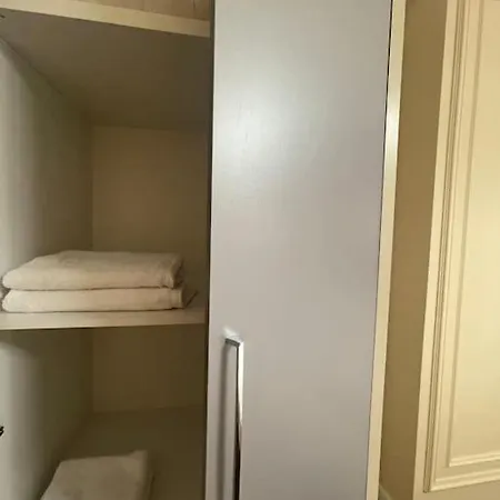 Square Komuna Apartment